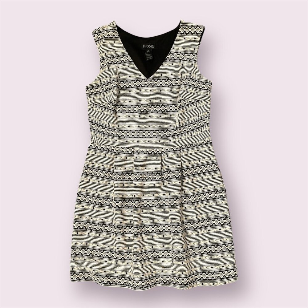 Black & White Dress 14 Enfocus Studios V-Neck Sleeveless Striped Geo